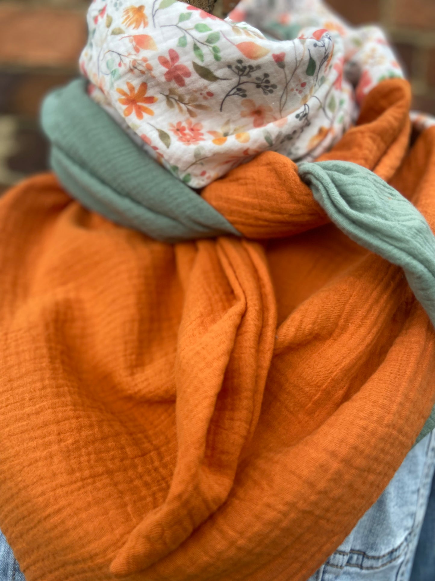 XXL Musselin Wende - Dreieckstuch Musselin Blüten orange grün großes Tuch Damen Musselintuch Geschenk Geburtstag Mama