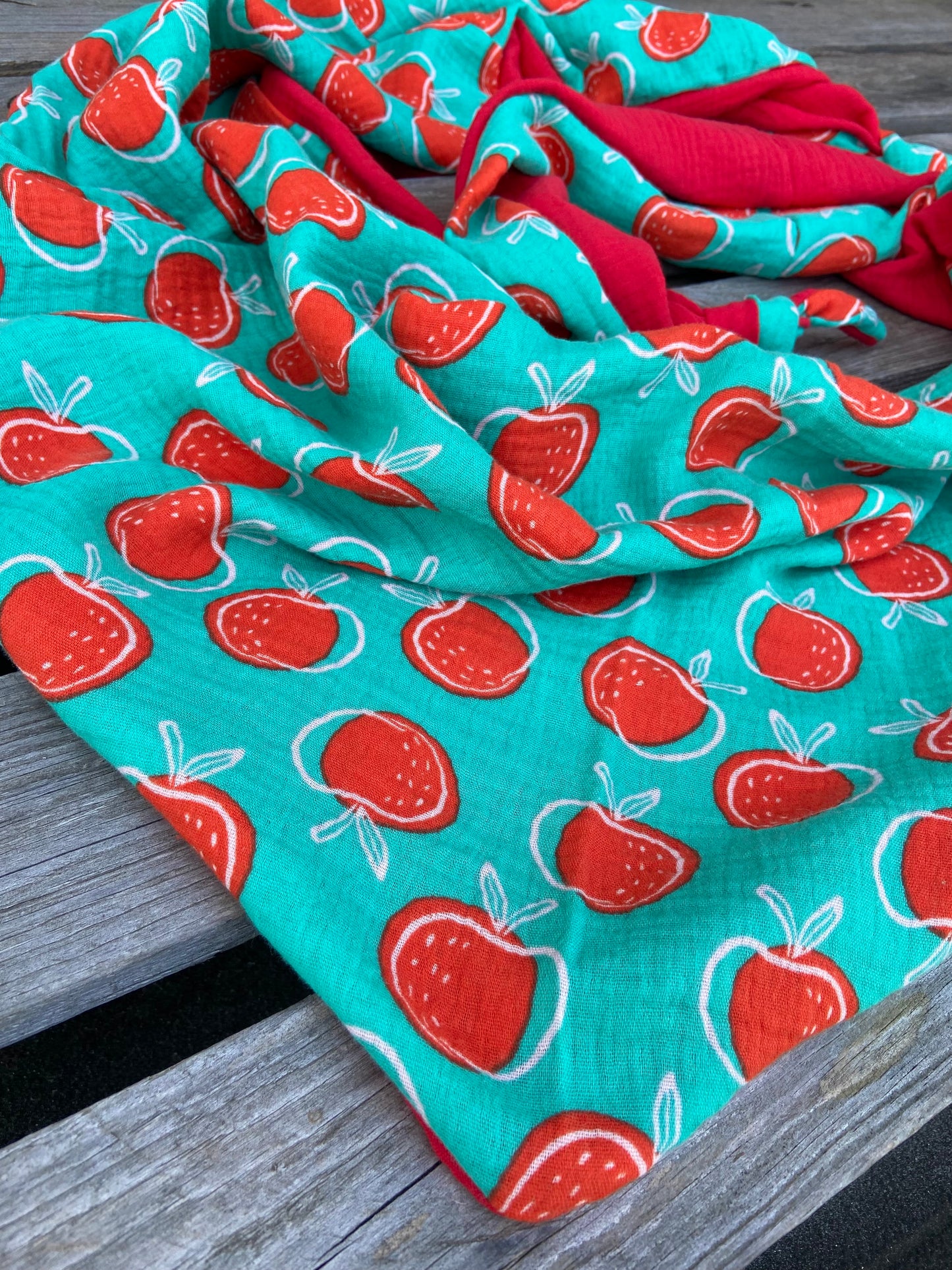 XXL Musselin Wende - Dreieckstuch / großes Tuch Damen / Geschenk Geburtstag Mama / minze Apfel rot grün / Muttertag