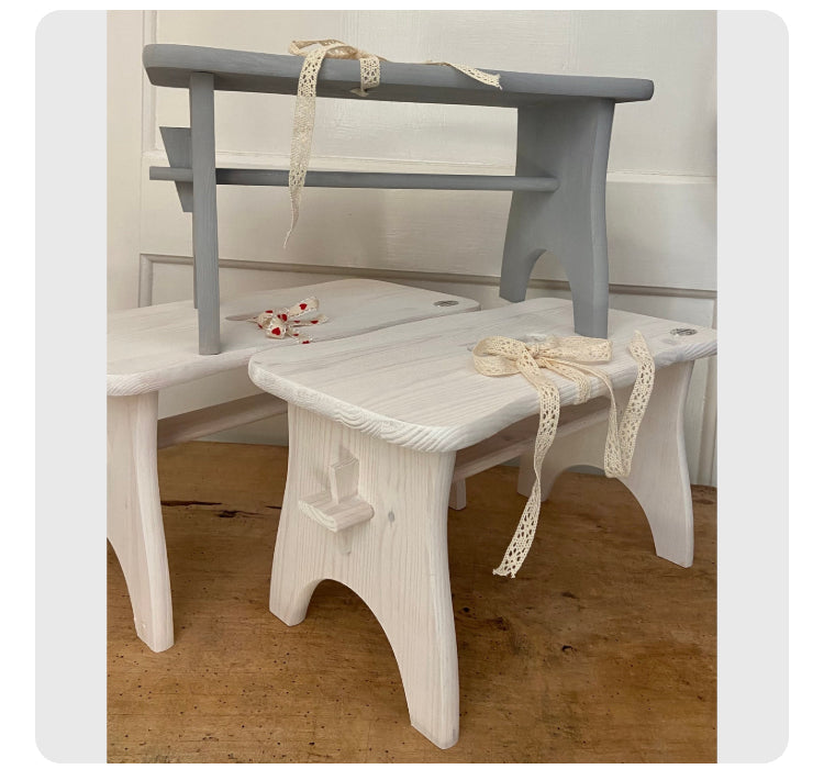 5 Farben Shabby Landhaus Fußbank Schemel Hocker grün weiß grau rosa antik rustikal Landhausküche Kinderzimmer Scandi Möbel kleine Bank