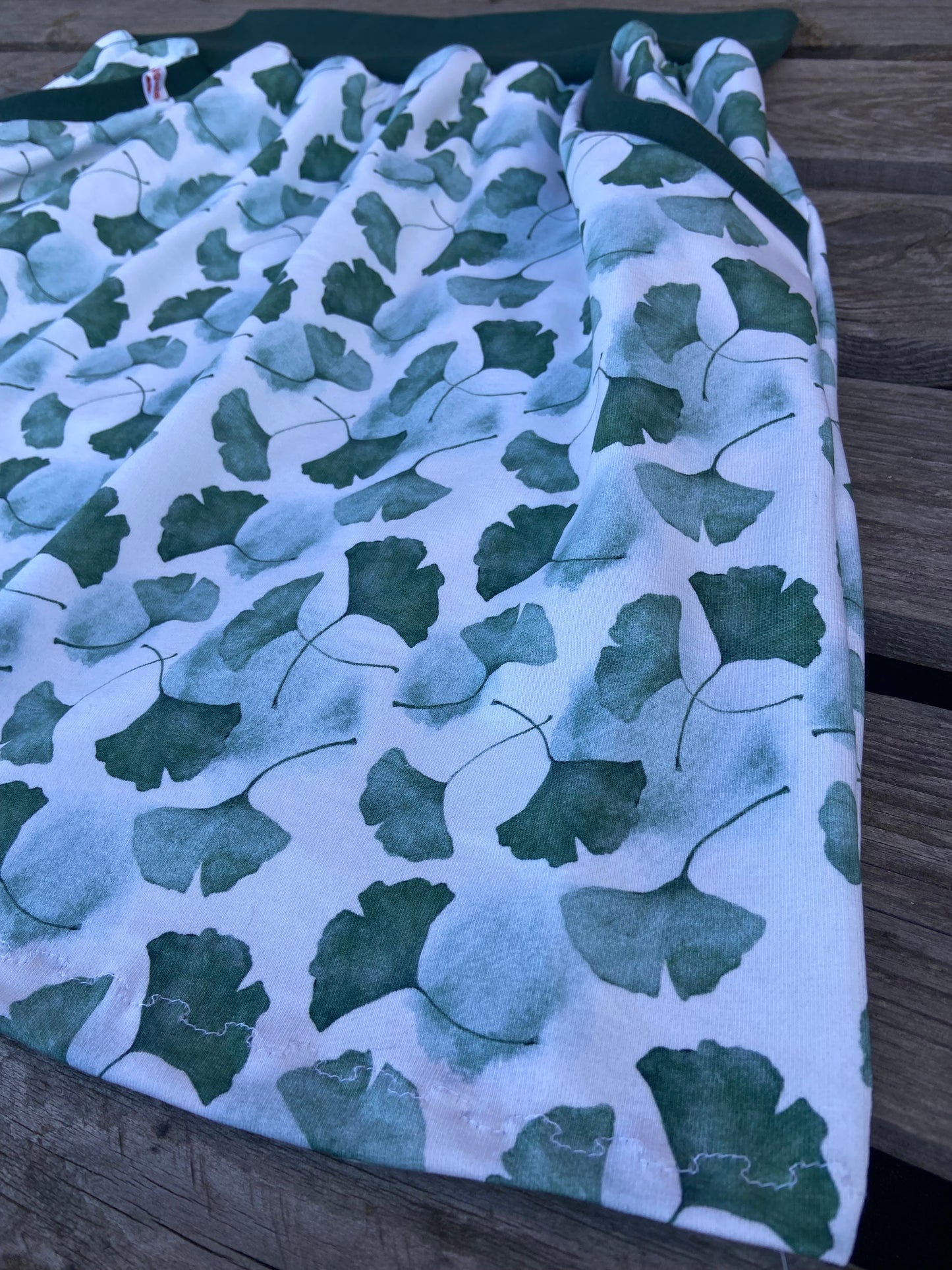 Rock Ginkgo Muster / Jersey Rock Damen / Blätter Blatt / Hüftrock / Sommerrock / grün & weiß / Rock mit Taschen