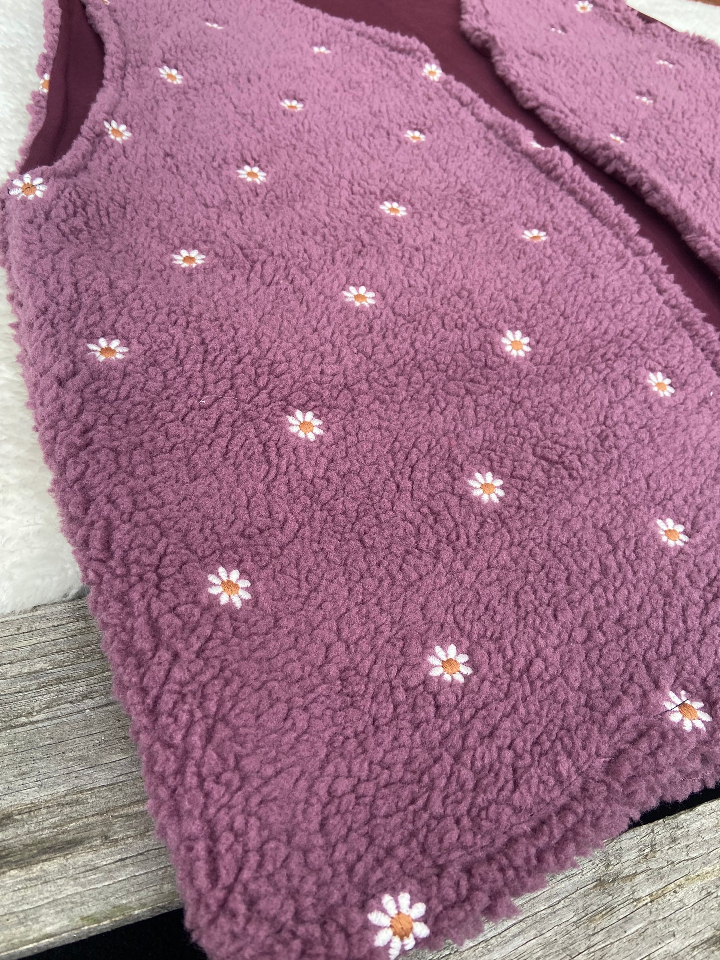 Teddy Weste Blümchen / Überzieher / Pullunder / Damen Weste / Teddyweste beere mit Stickerei (Kopie)