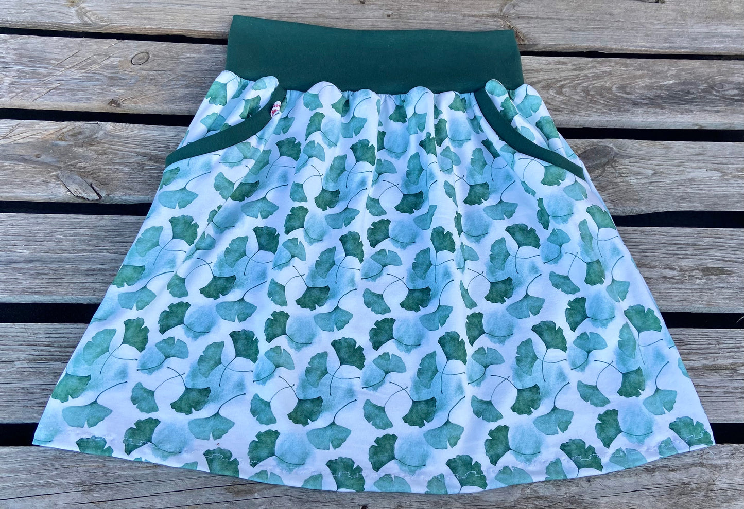 Rock Ginkgo Muster / Jersey Rock Damen / Blätter Blatt / Hüftrock / Sommerrock / grün & weiß / Rock mit Taschen