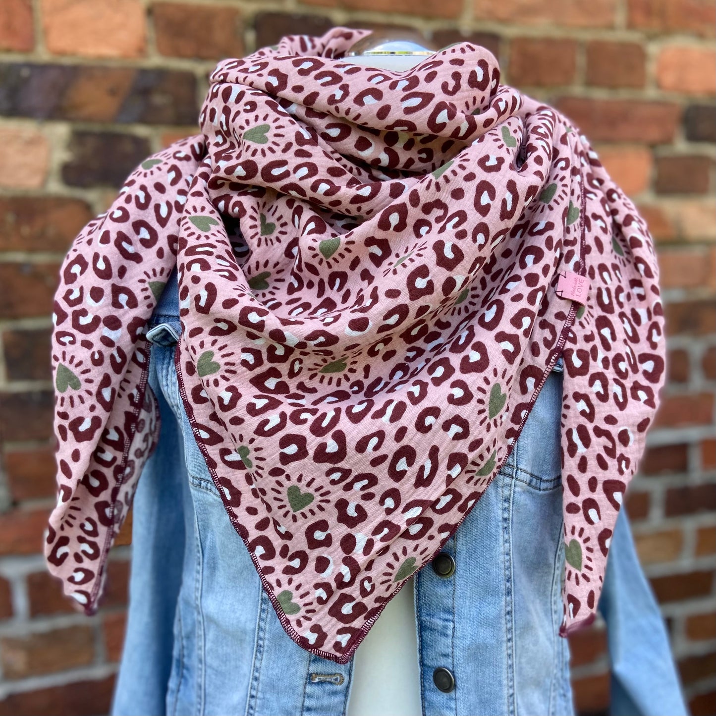 XXL Leo Musselin rosa großes Dreieckstuch Leoprint Damen Schal Geschenk Freundin Herzmensch