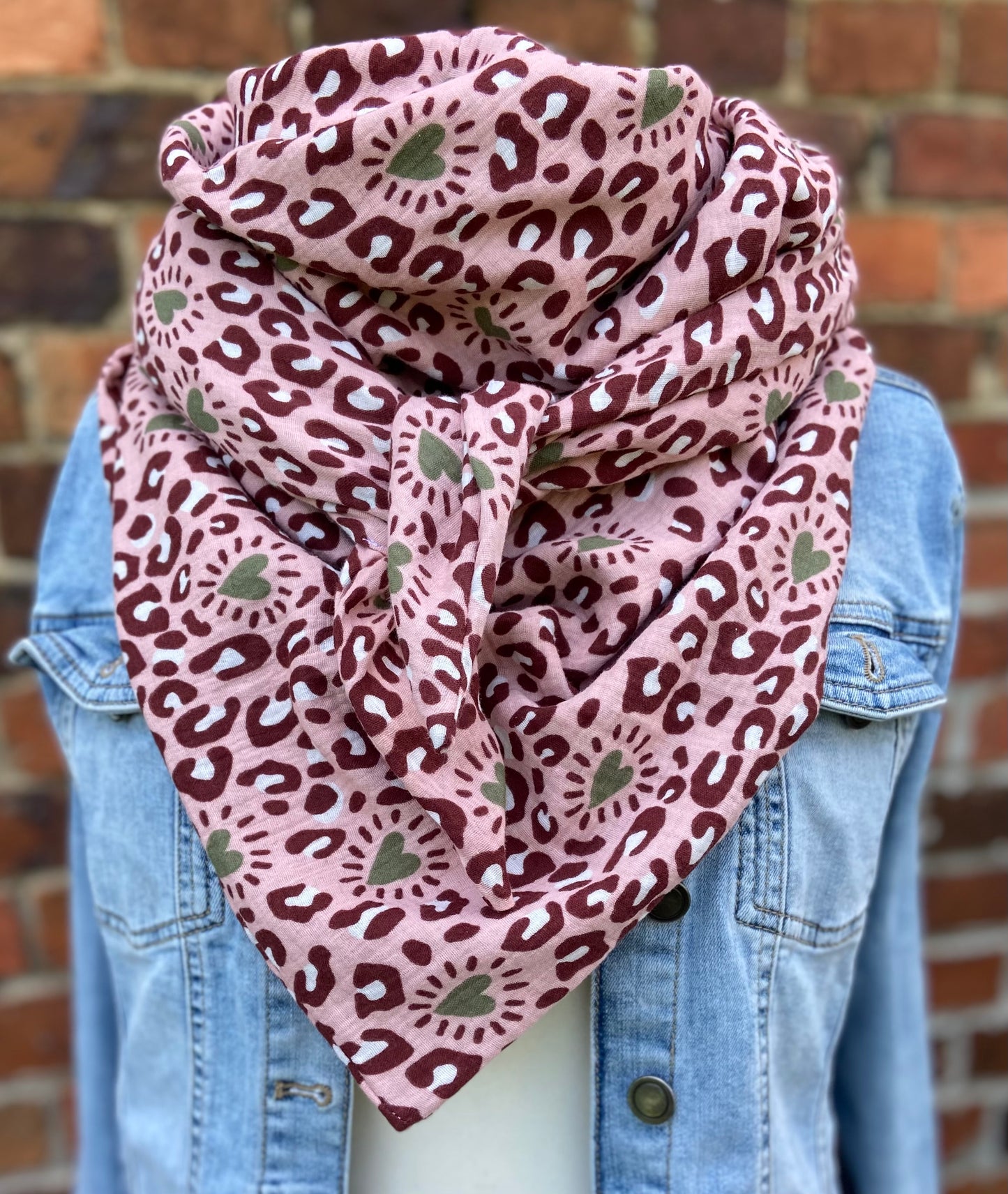 XXL Leo Musselin rosa großes Dreieckstuch Leoprint Damen Schal Geschenk Freundin Herzmensch
