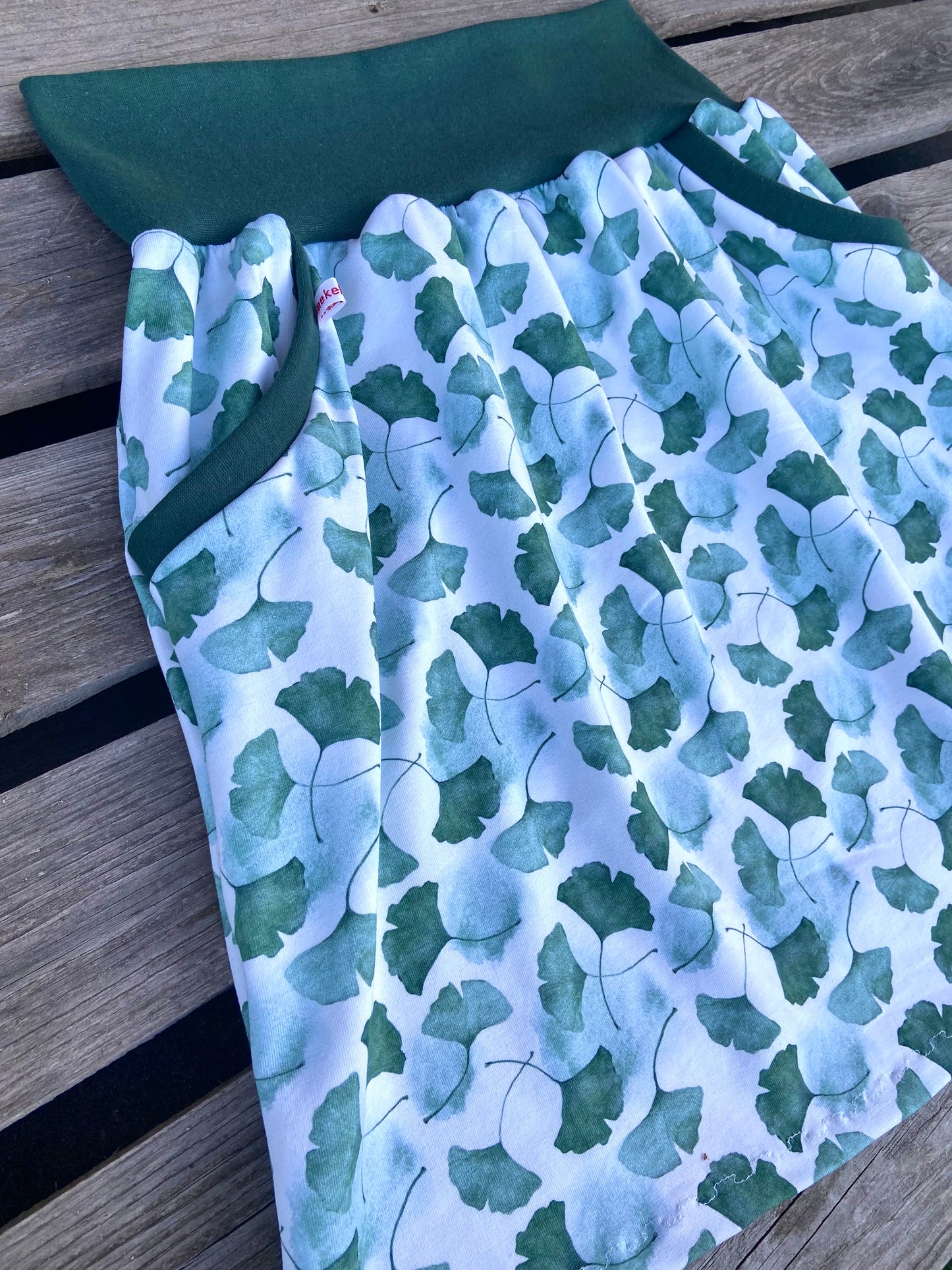 Rock Ginkgo Muster / Jersey Rock Damen / Blätter Blatt / Hüftrock / Sommerrock / grün & weiß / Rock mit Taschen