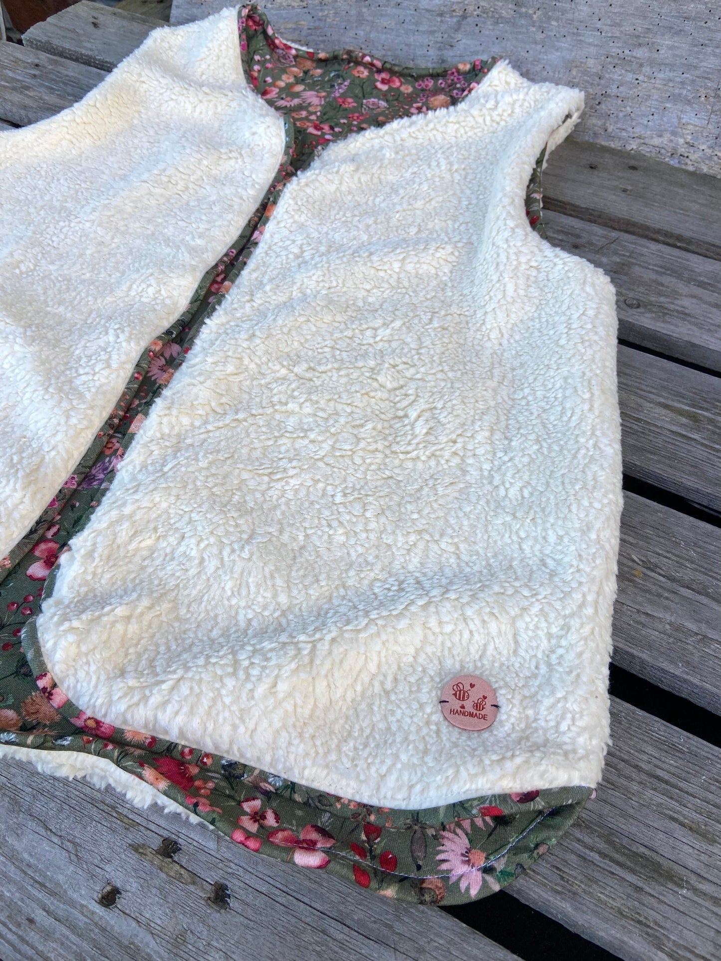 Teddy Weste Blümchen / Überzieher / Pullunder / Damen Weste / Teddyweste beere mit Stickerei