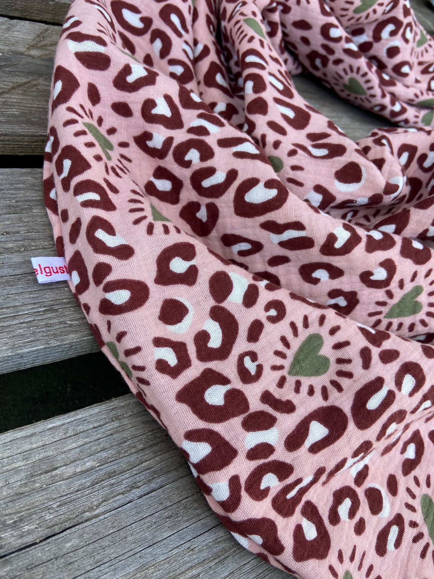 XXL Leo Musselin rosa großes Dreieckstuch Leoprint Damen Schal Geschenk Freundin Herzmensch