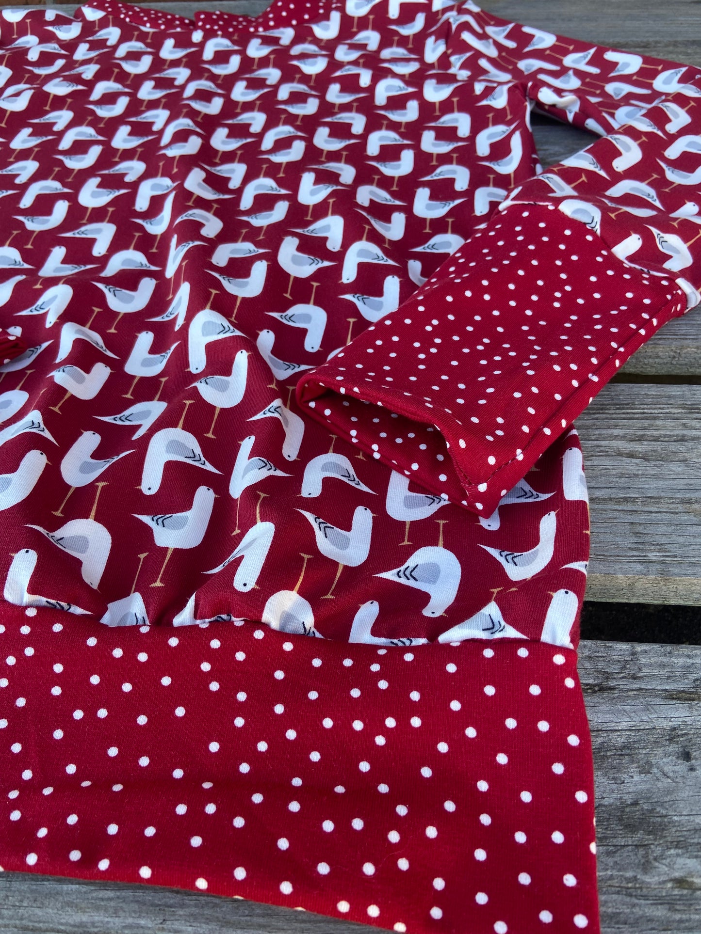 Shirt Damen, kleine Möwe, Bio Jersey, Shirt rot Punkte, Langarmshirt retro